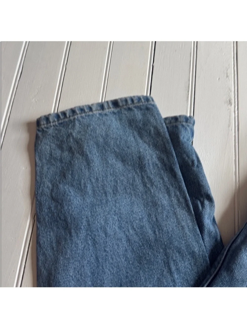 BDG Urban Outfitters High Rise Mom Jeans Medium Wash Size 28